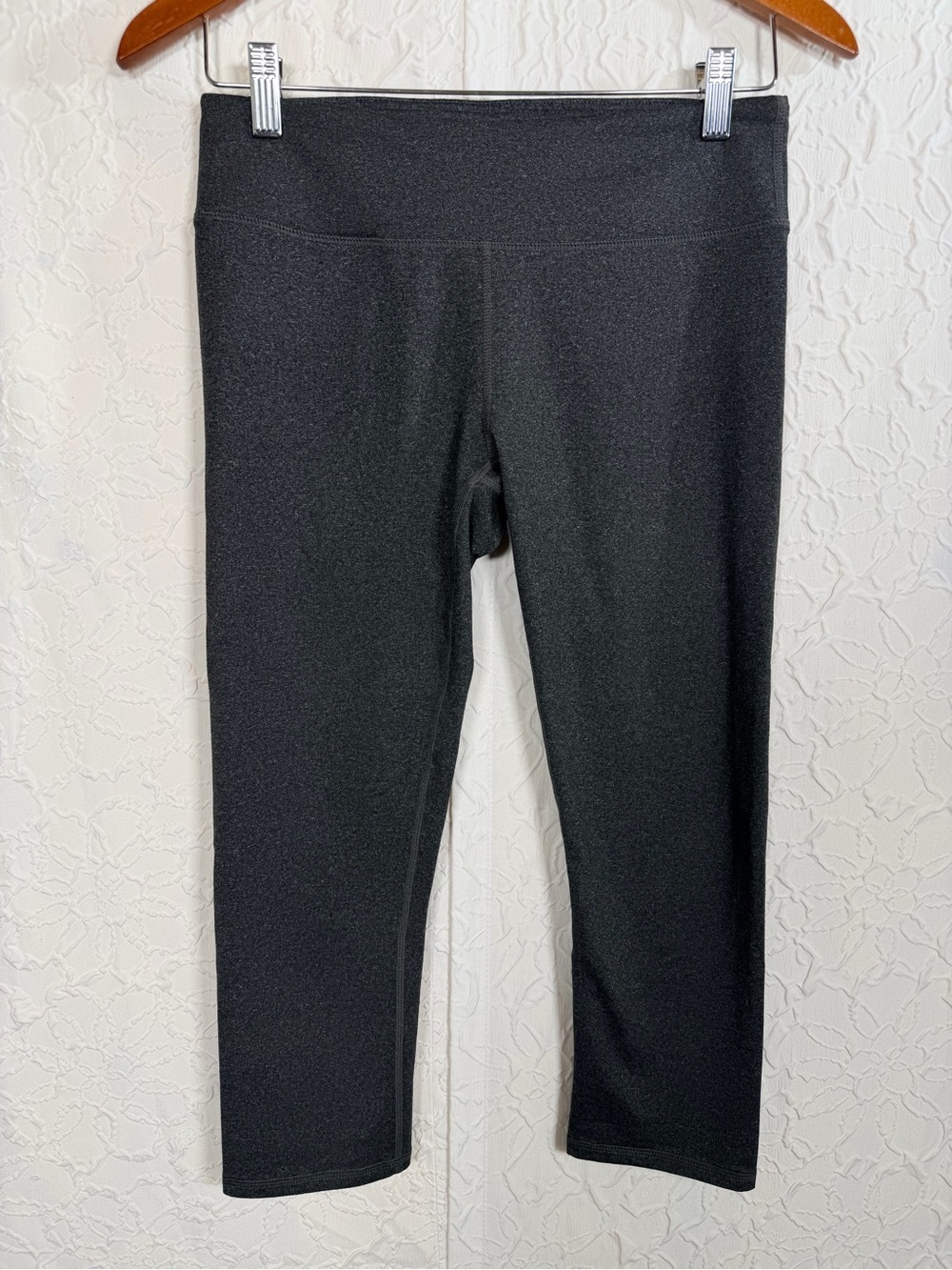 Fabletics Charcoal Heathered Gray Cropped Leggings Sz S